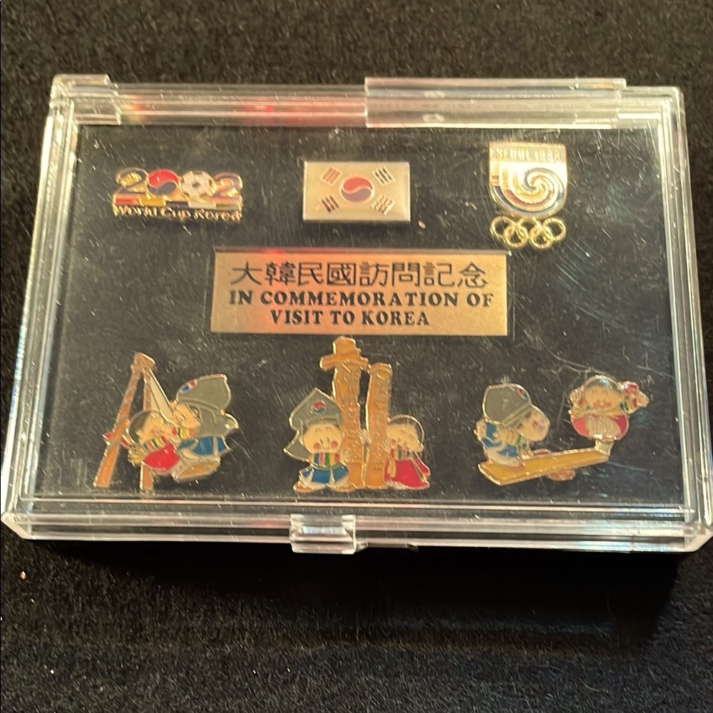 Korean Commemorative Pin Set